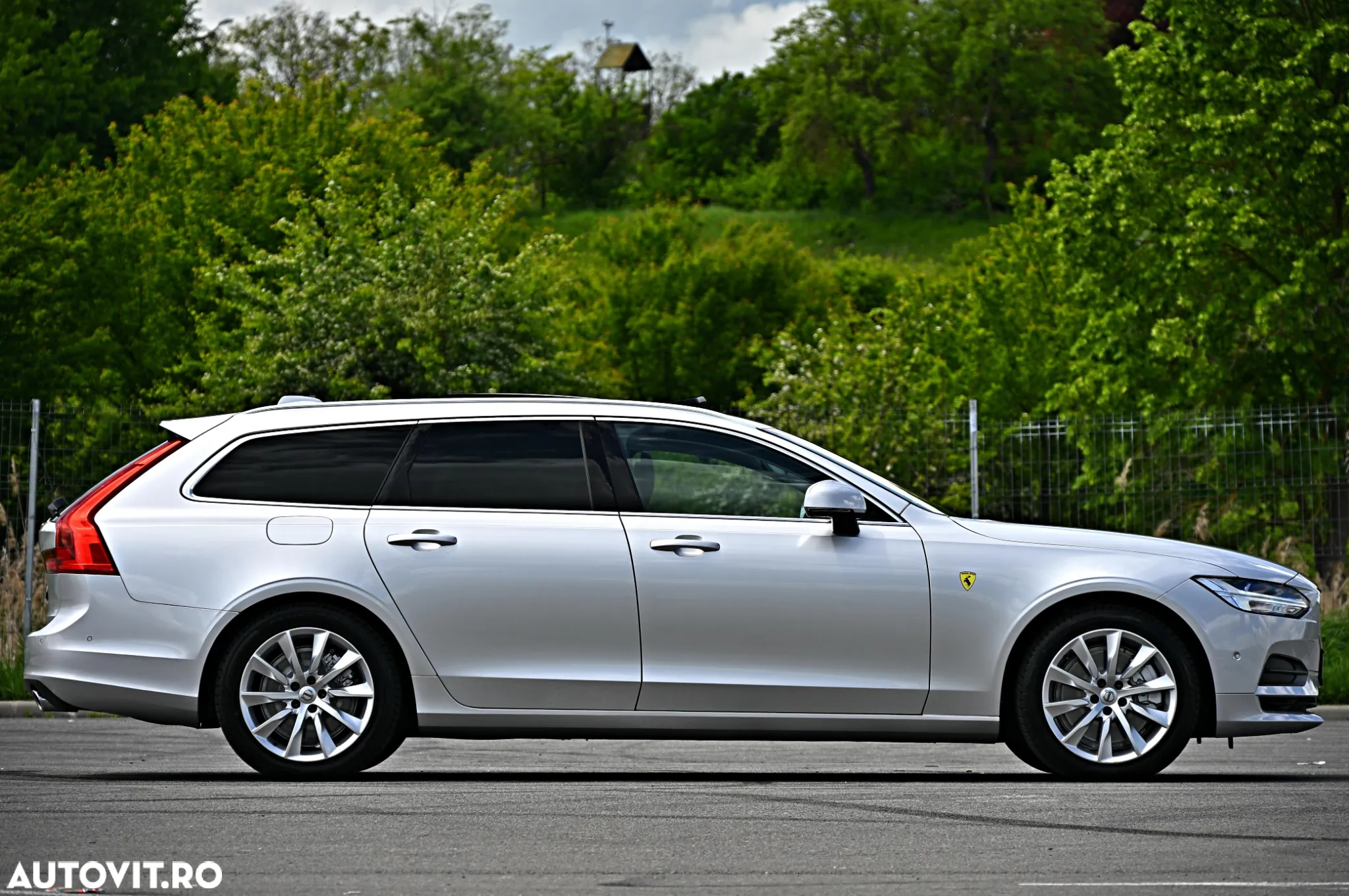 Volvo V90 D5 AWD Geartronic Momentum - 10