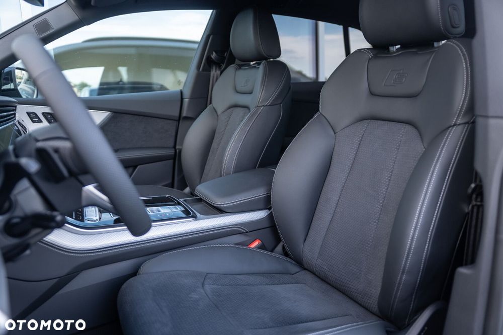 Audi Q8 - 12