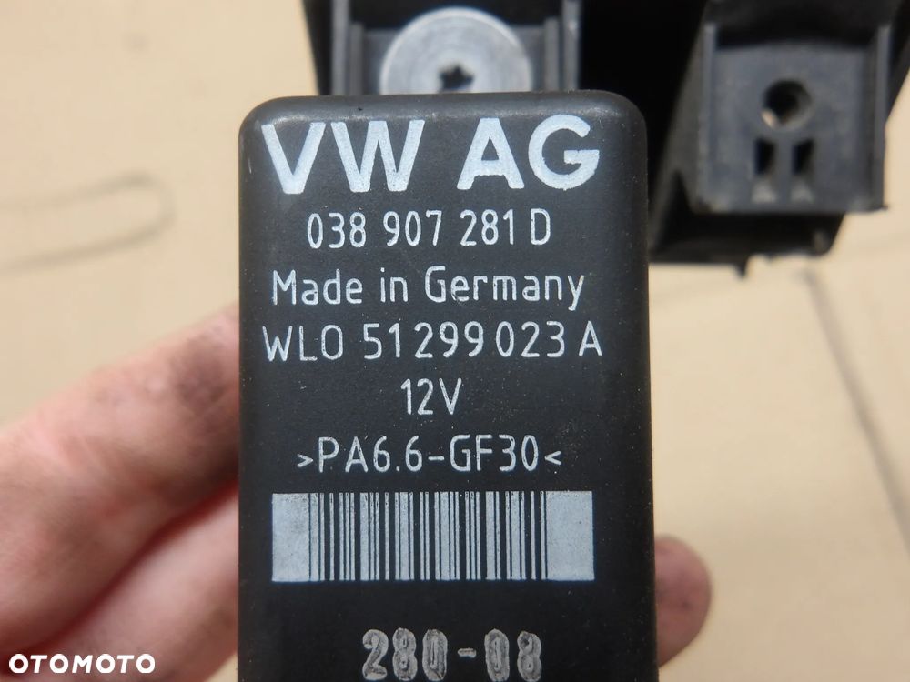 VW TOURAN I LIFT 06-10r. 2.0 TDI PRZEKAŹNIK ŚWIEC ŻAROWYCH 038907281D - 5