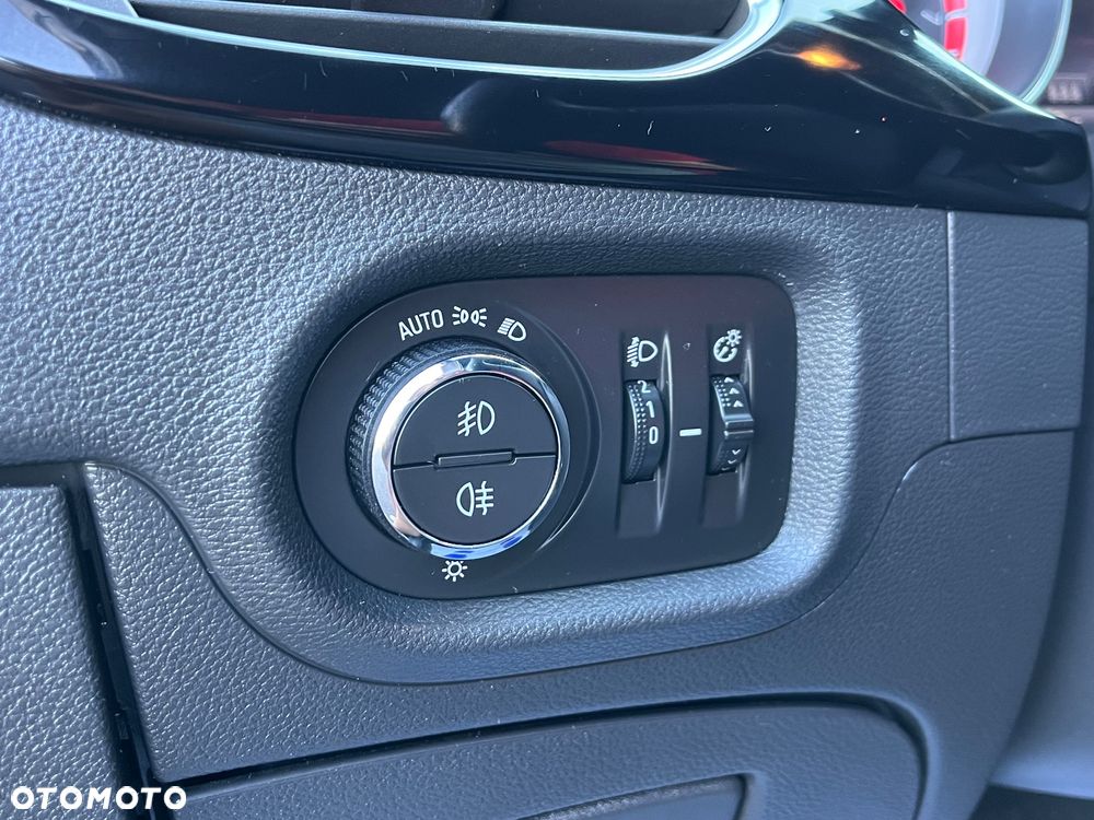 Opel Astra 1.4 Turbo Business - 13