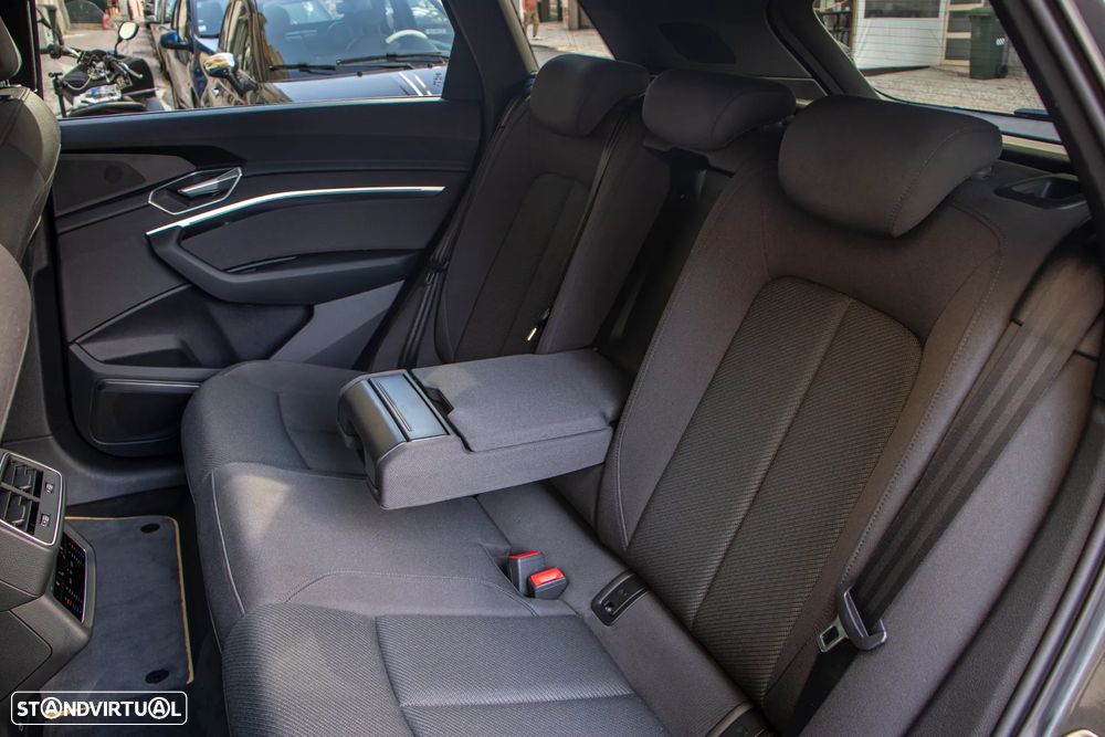 Audi e-tron 55 quattro S line - 42