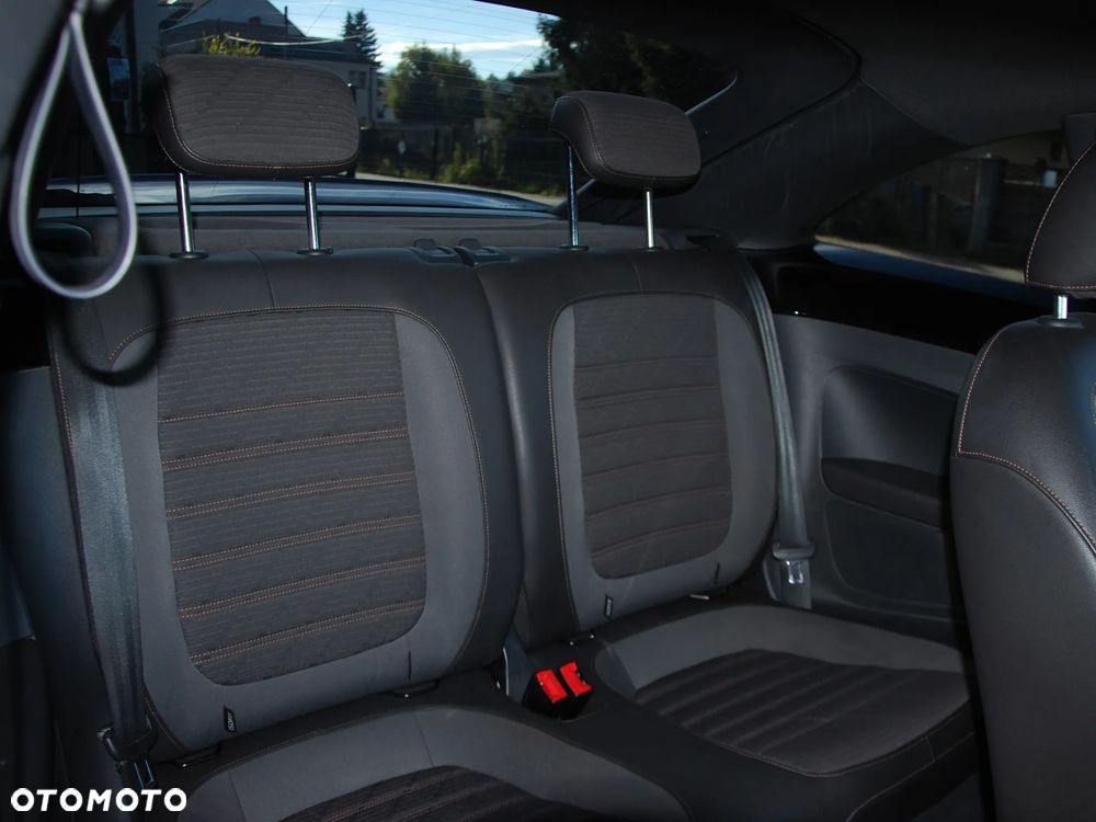 Volkswagen Beetle The 1.6 TDI DPF DSG Fender Edition - 9