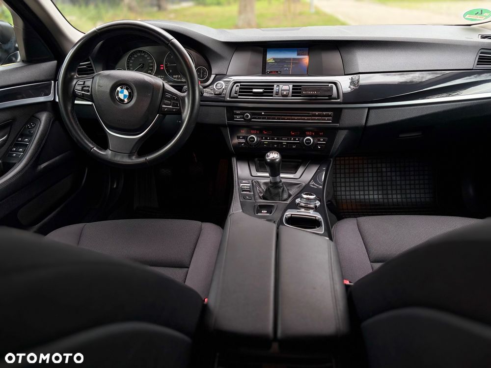 BMW Seria 5 520d - 27
