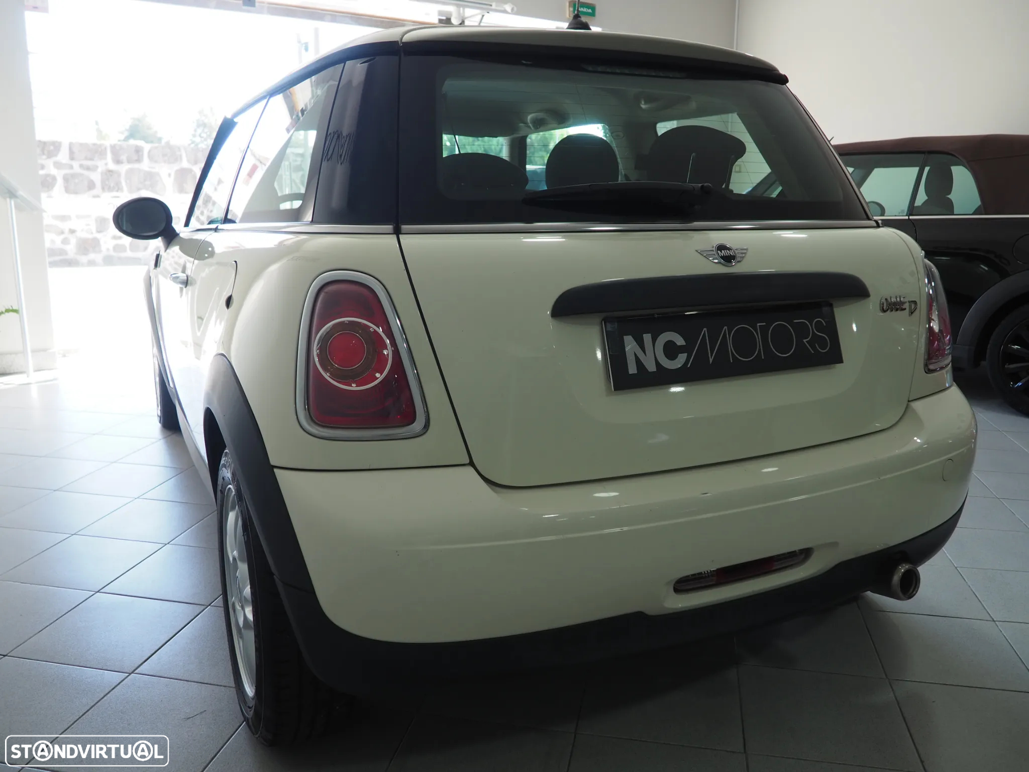 MINI 3 Portas One D - 10