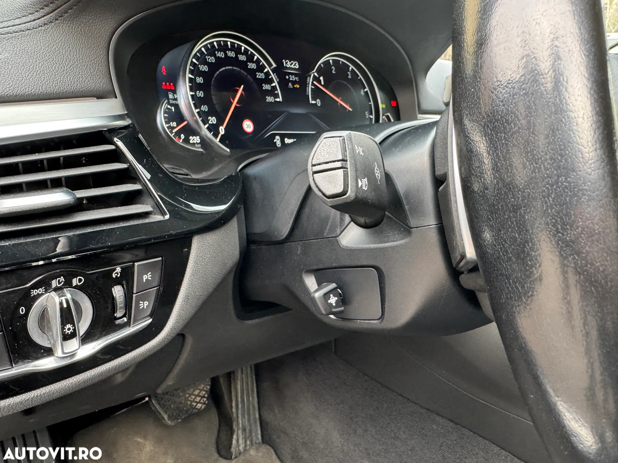 BMW Seria 5 530d xDrive AT - 28