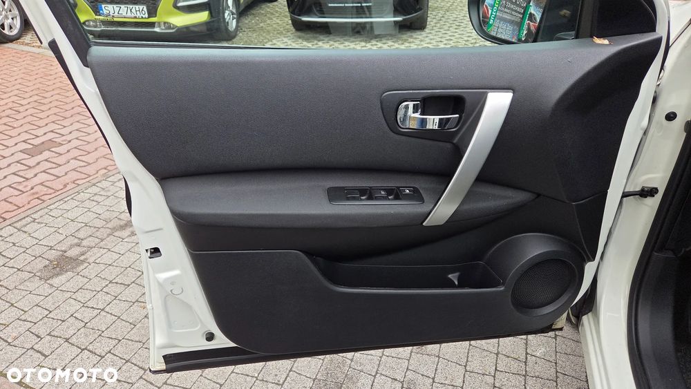 Nissan Qashqai 2.0 dCi 4 x 4 DPF tekna - 21