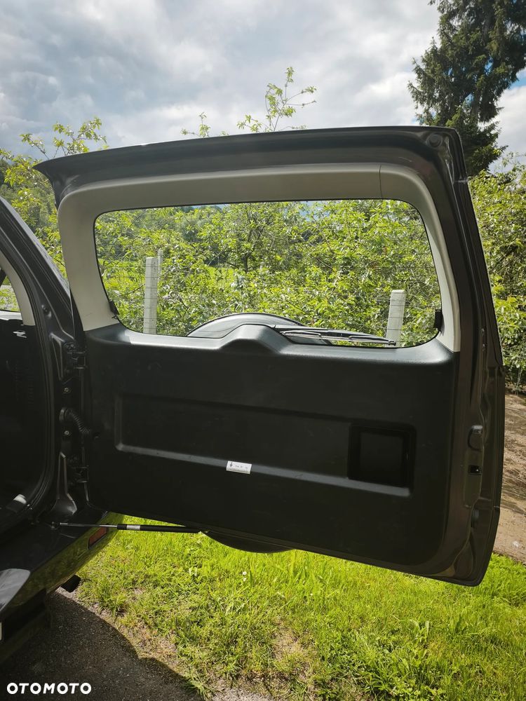 Suzuki Grand Vitara 1.9 DDiS Comfort - 14