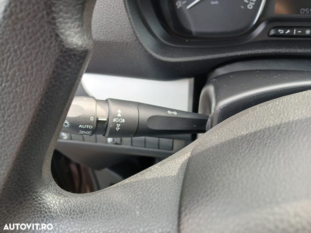 Toyota Proace 1.5 D-4D 120CP 7+1 L2H1 Comfort - 13