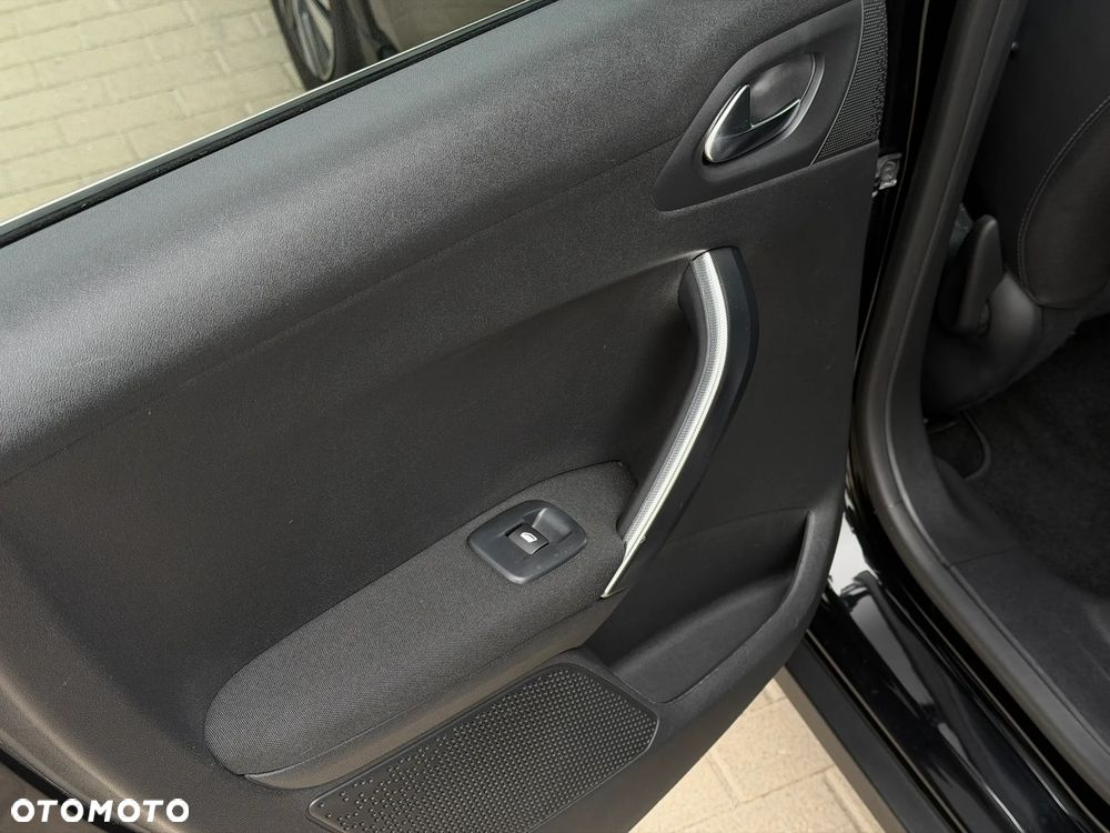 Peugeot 2008 1.2 PureTech Allure S&S - 34