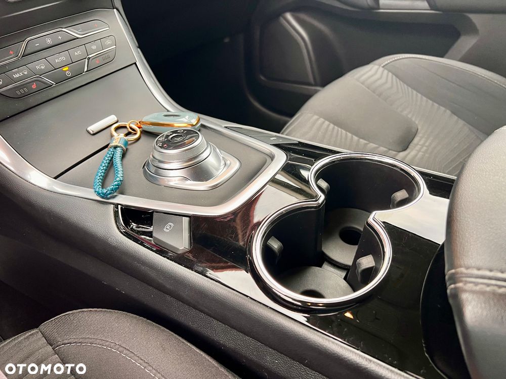Ford S-Max 2.5 Duratec FHEV TREND - 34