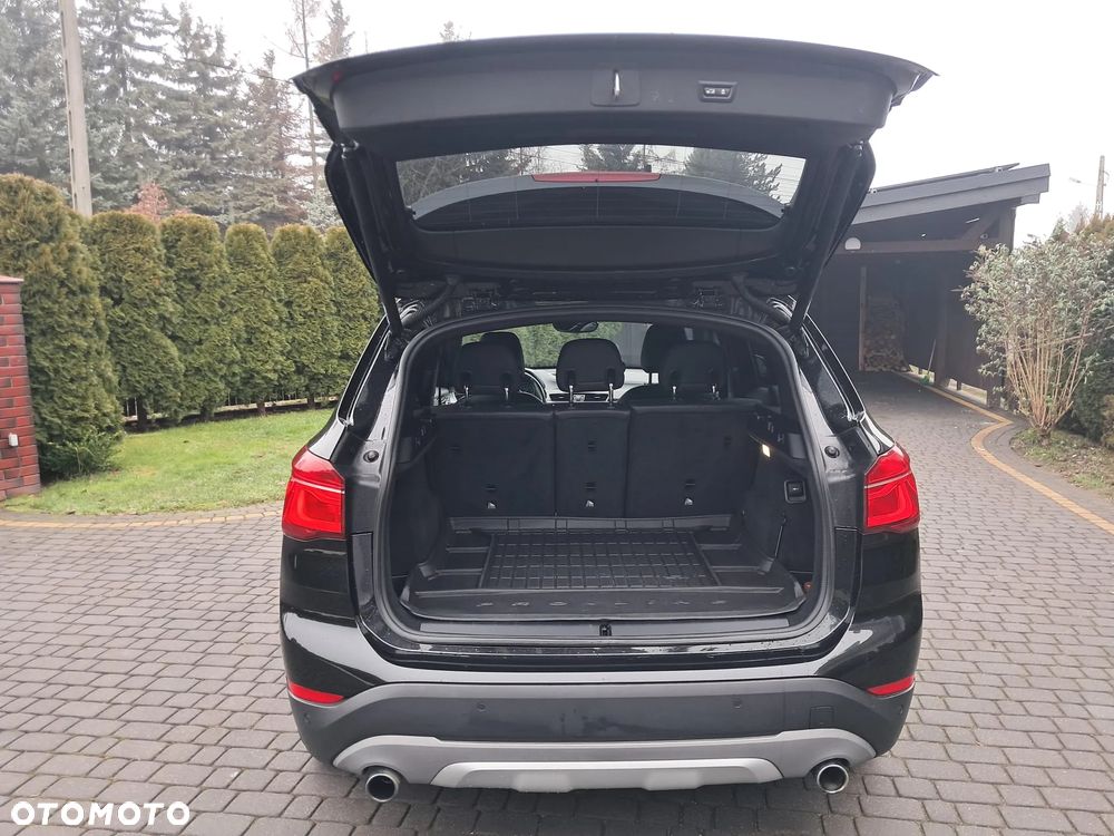 BMW X1 xDrive25i Sport Line sport - 20