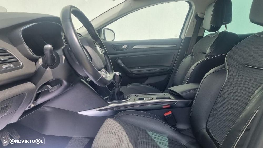 Renault Mégane 1.6 dCi Bose Edition J18 - 9