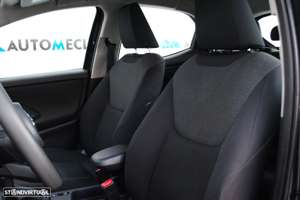 Toyota Yaris Cross 1.5 HDF Comfort Plus - 25