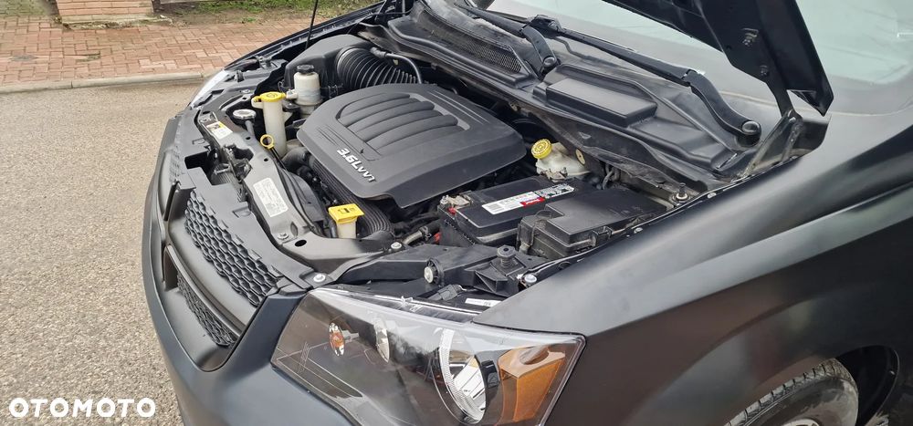 Dodge Grand Caravan - 10