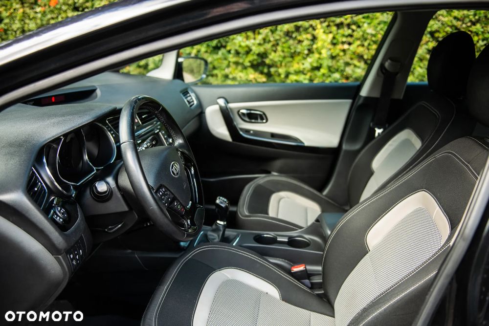 Kia Ceed 1.6 GDI Platinum Edition - 18