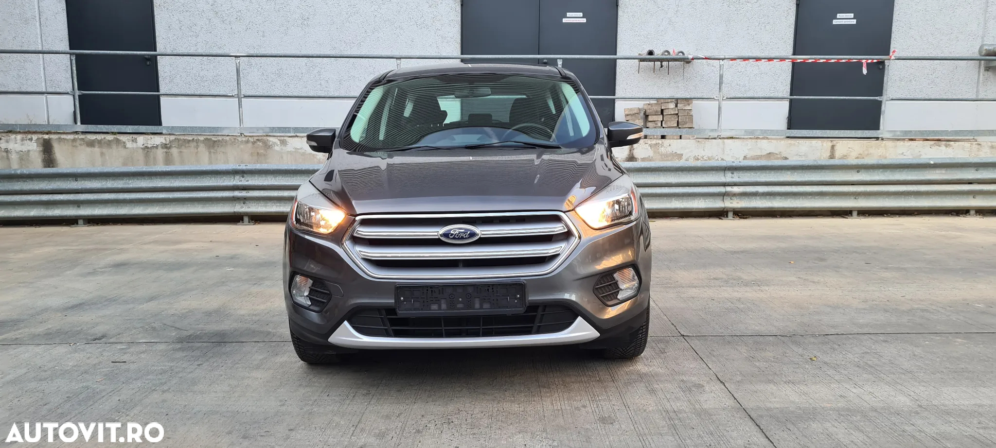 Ford Kuga 1.5 TDCi 2WD Trend - 4