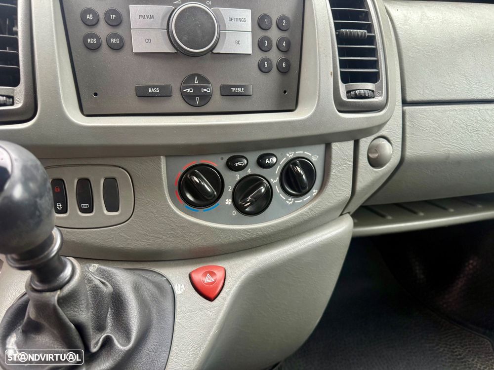 Opel Vivaro longa - 9
