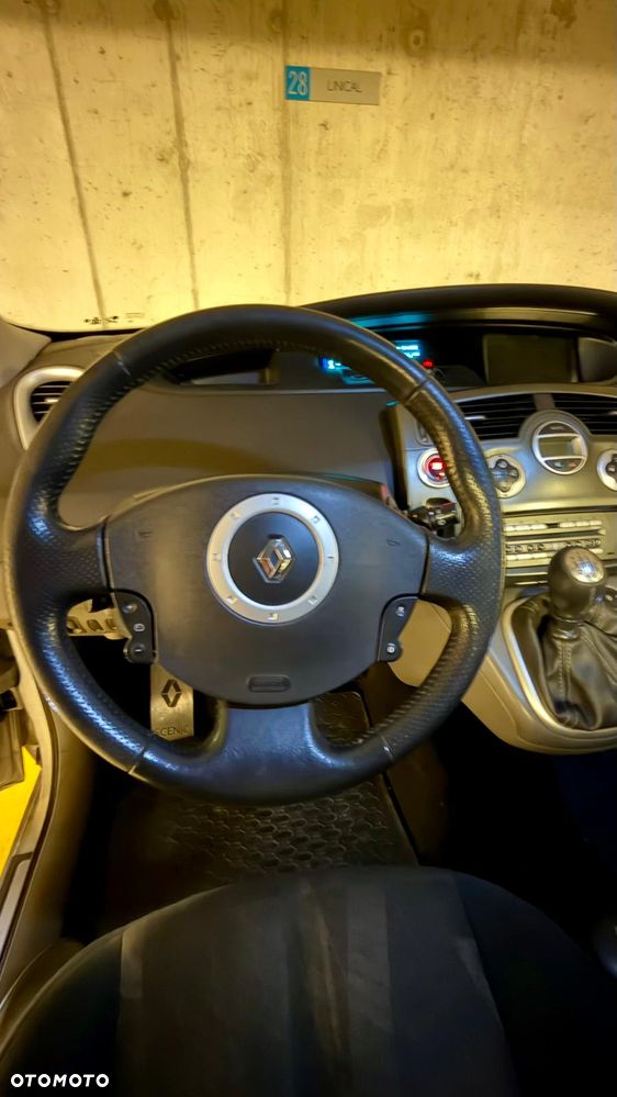 Renault Scenic 1.9 dCi Confort Privilege - 9