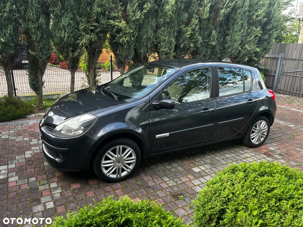 Renault Clio - 1