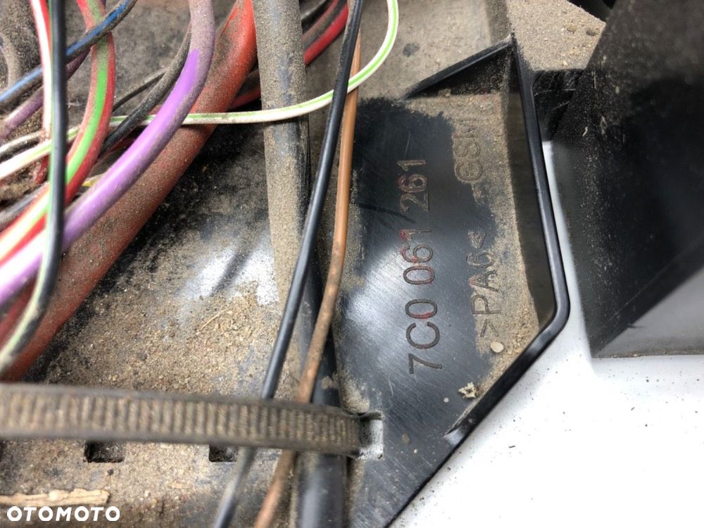 SKRZYNKA BEZPIECZNIKÓW  MAN TGE Autobus 2017 - 2022 2.0 TDI 130 kW [177 KM] olej napędowy 2017 - - 6