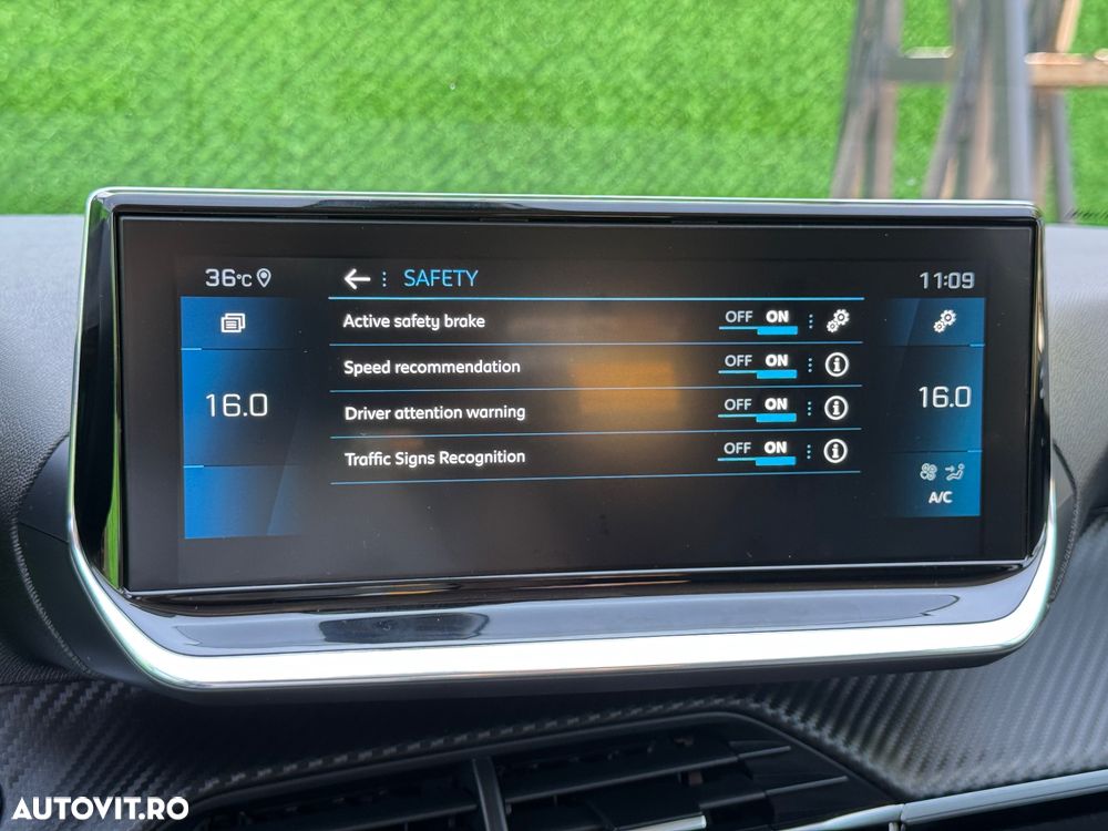 Peugeot 208 PureTech 100 Allure Pack - 27
