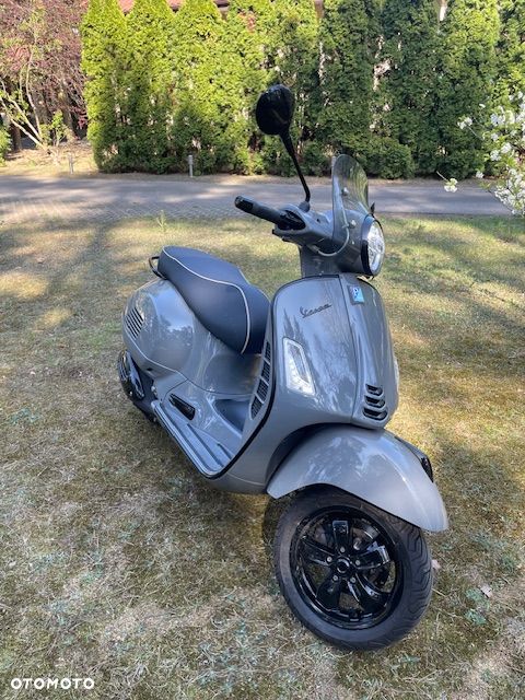 Piaggio Vespa - 2