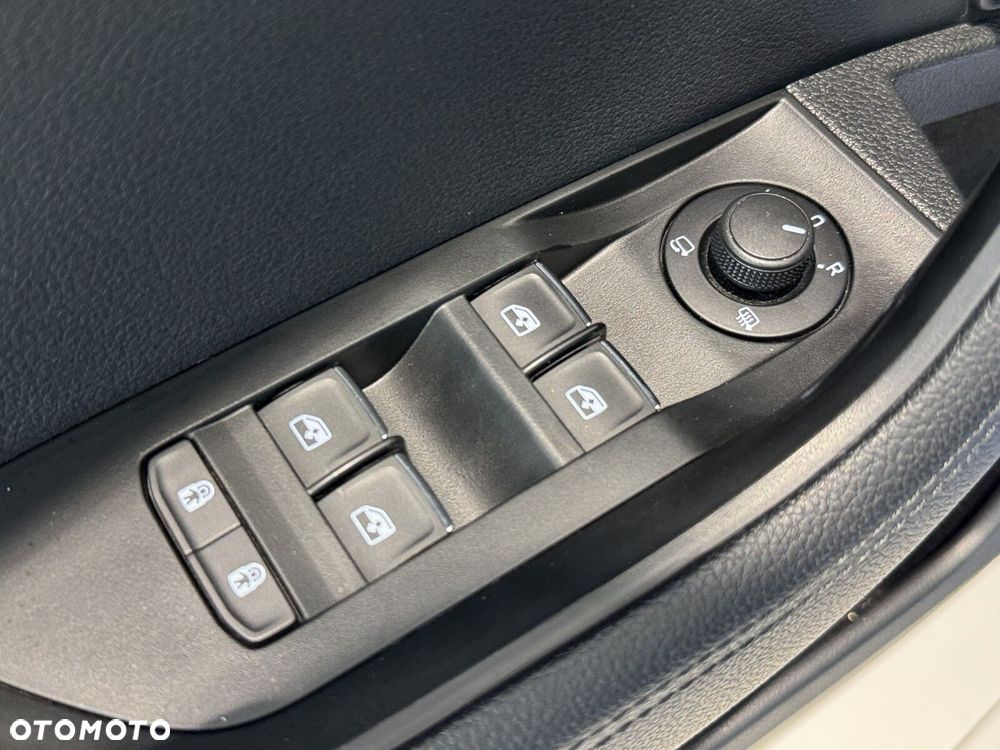 Skoda Superb 2.0 TDI SCR L&K DSG - 12