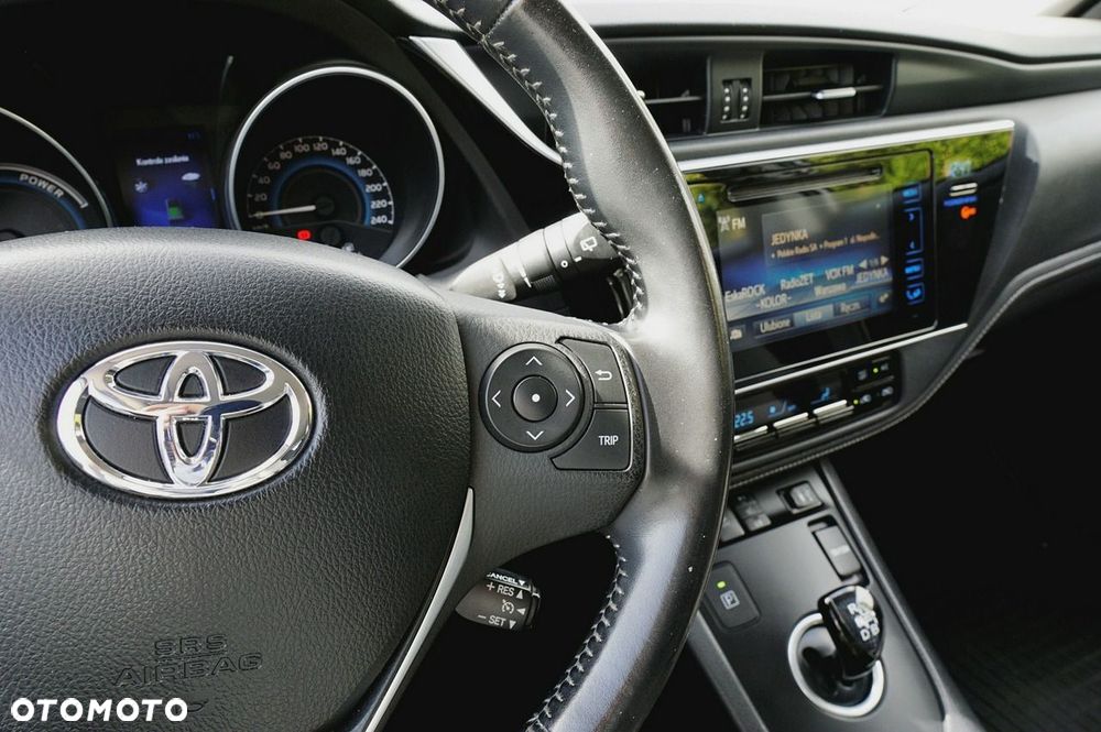 Toyota Auris Hybrid 135 Comfort - 25