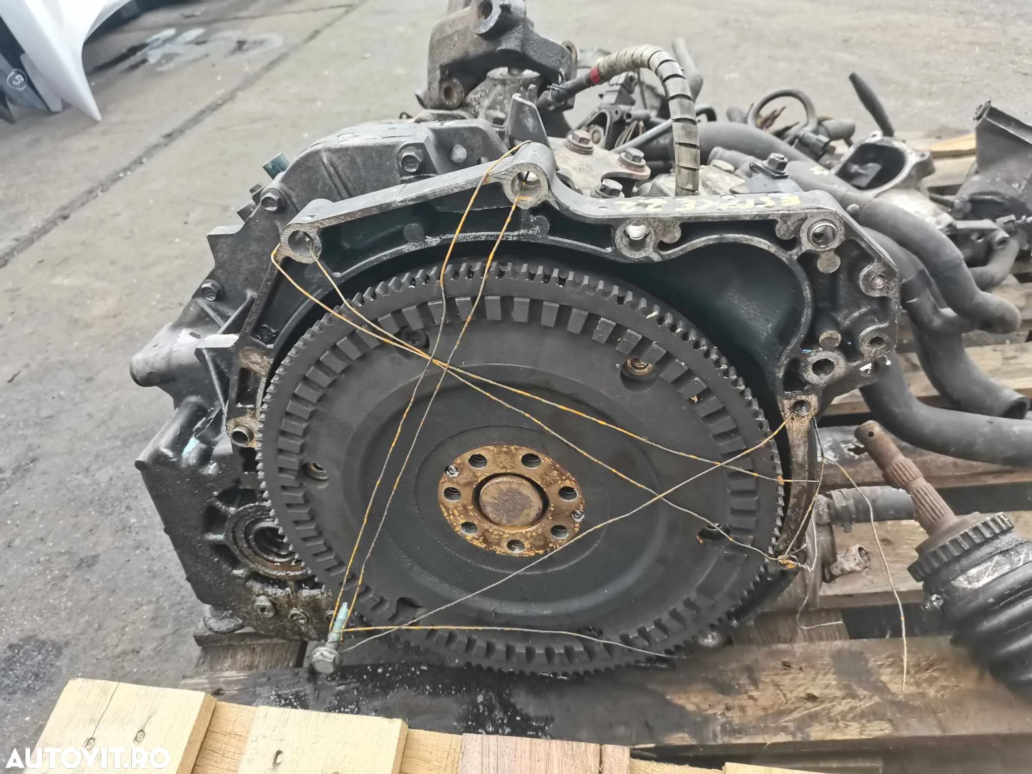 Cutie De Viteze Automat cod: 8200165228 pentru Renault Espace motor 2.2 - 1