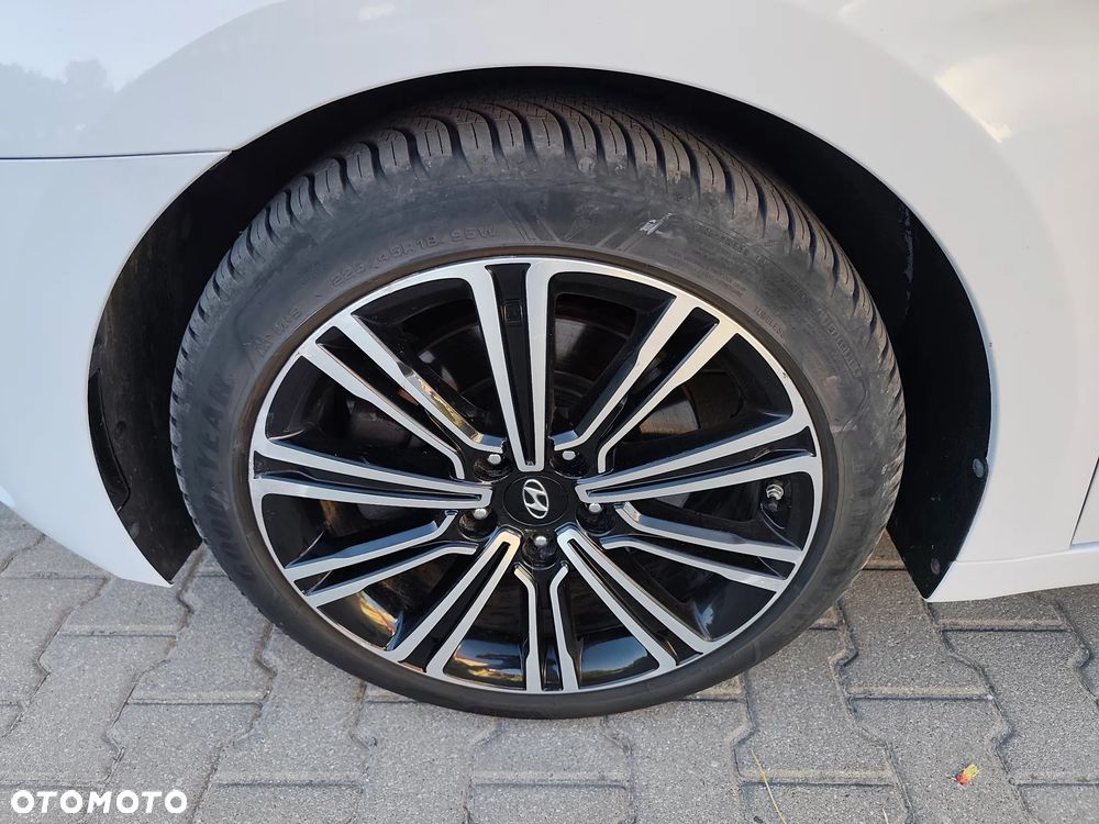 Hyundai i40 Kombi 1.7 CRDi DCT Premium - 35