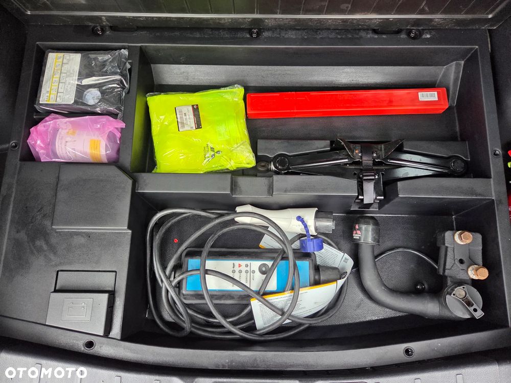 Mitsubishi Outlander - 13