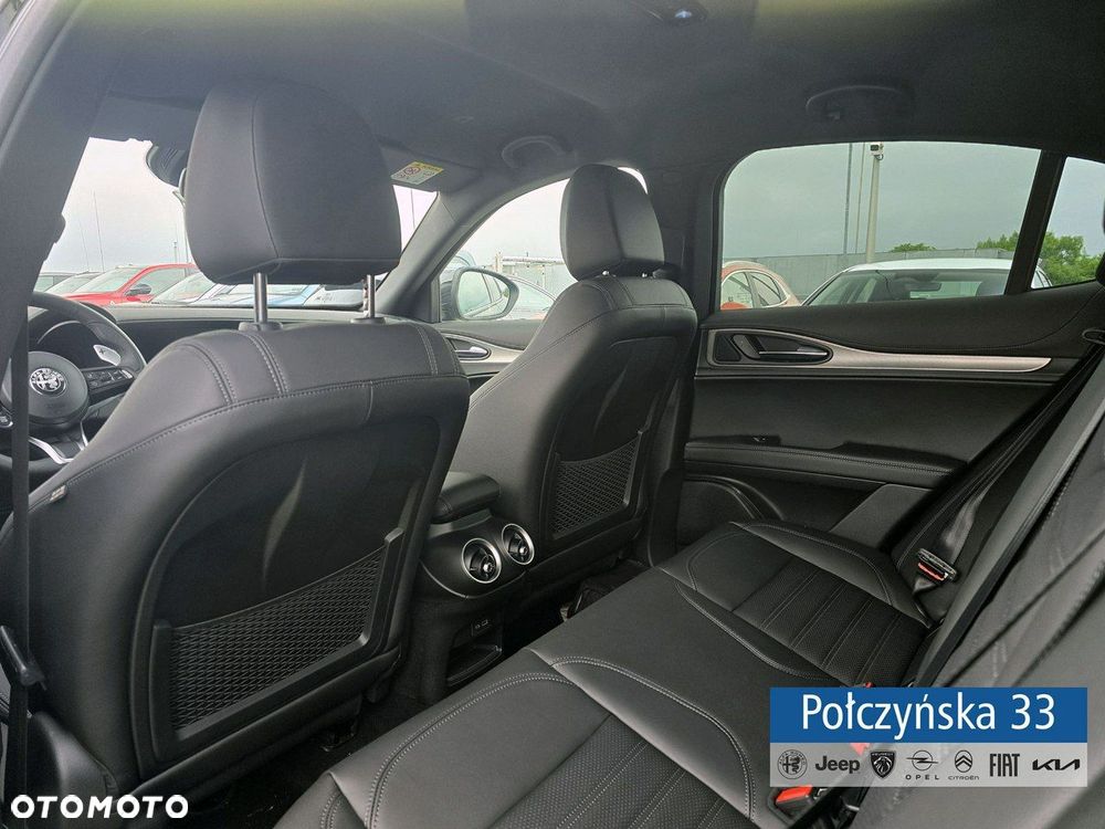 Alfa Romeo Stelvio - 16