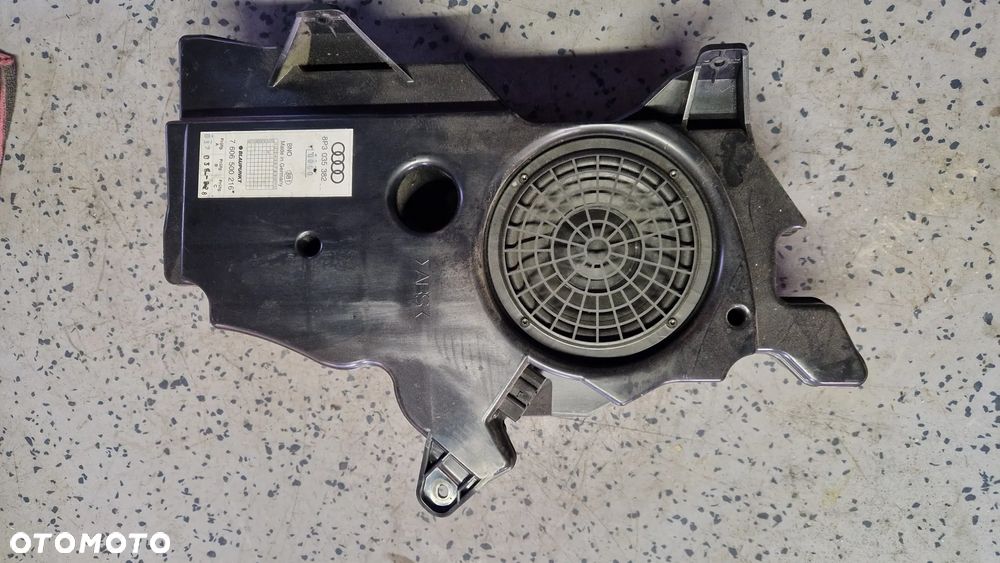 AUDI A3 8P SUBWOOFER 8P3035382 - 1