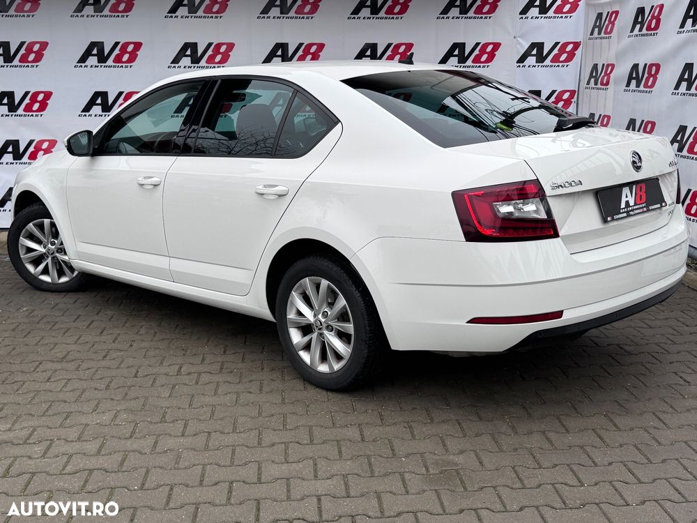Skoda Octavia 2.0 TDI DSG Style - 3