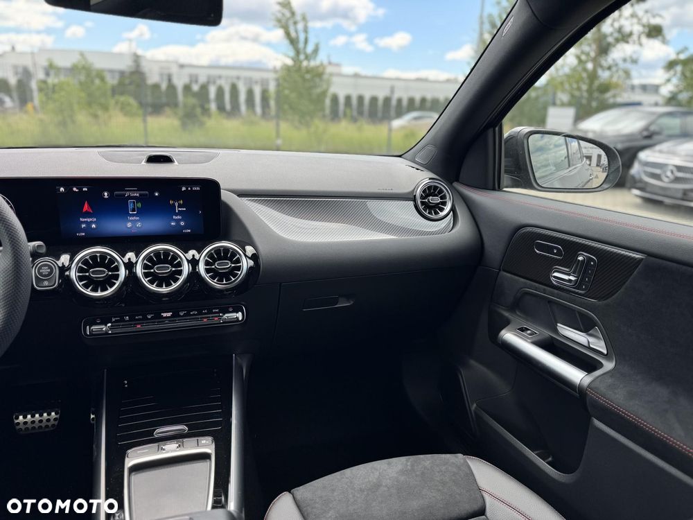 Mercedes-Benz GLA 220 mHEV 4-Matic AMG Line 8G-DCT - 13