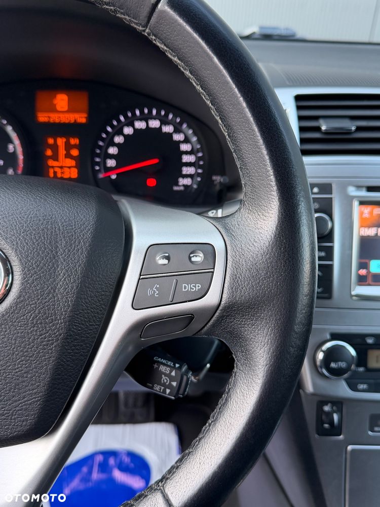 Toyota Avensis 2.0 D-4D Edition (2014) - 40