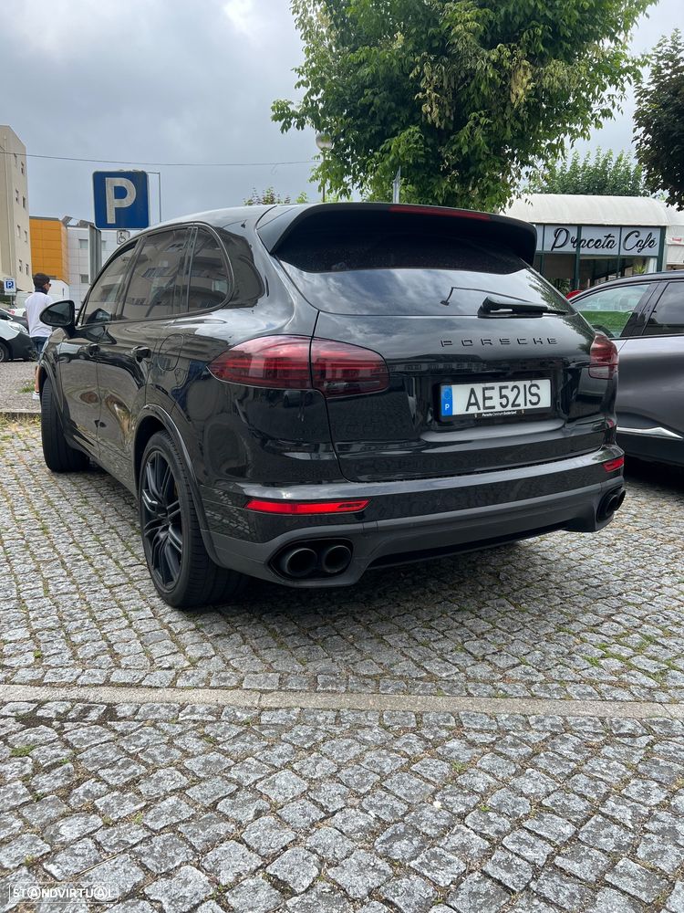 Porsche Cayenne S E-Hybrid - 4