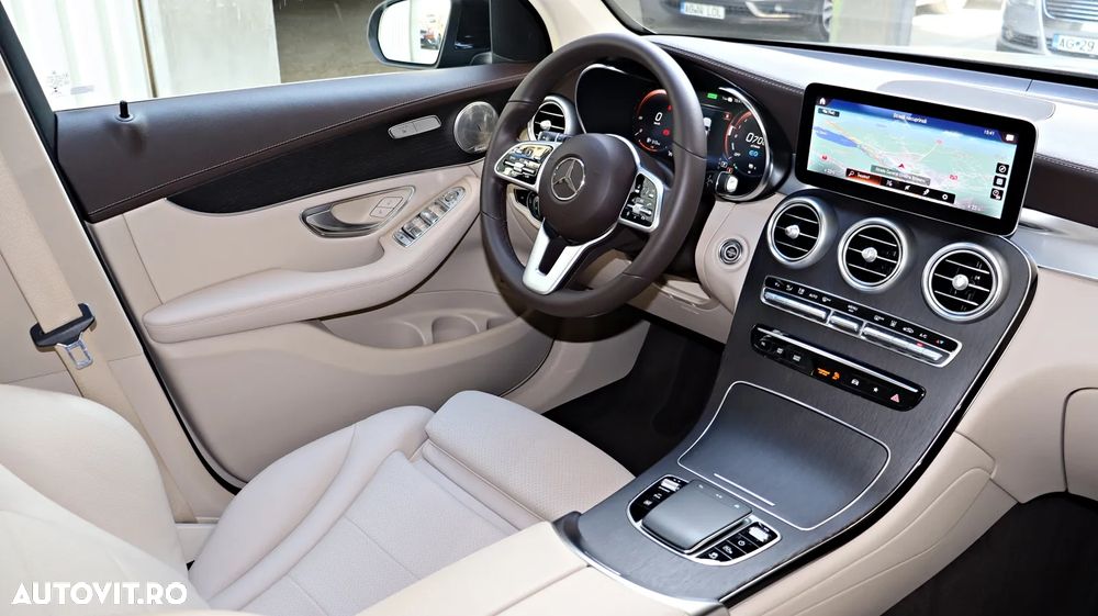 Mercedes-Benz GLC 300 e 4MATIC - 23