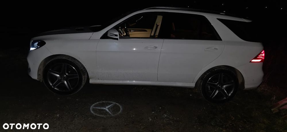 Mercedes-Benz GLE - 28