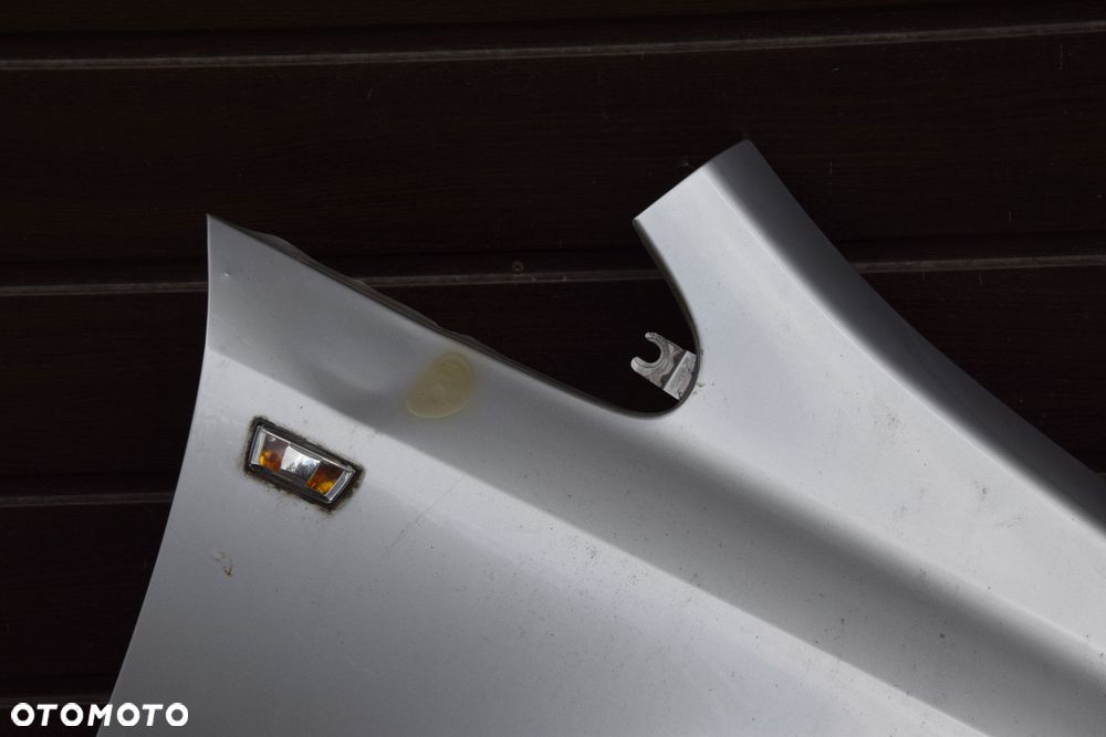 Opel Zafira B 05-14 Błotnik prawy przód srebrny Z157 bez korozji , do malowania - 5