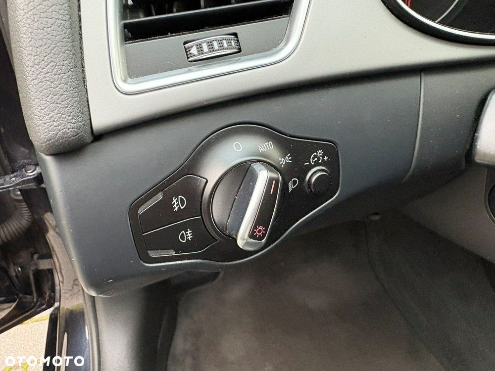 Audi A4 Limousine - 10