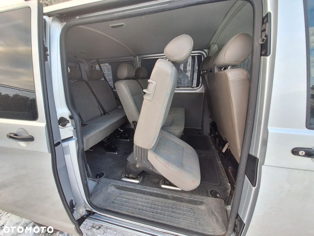 Volkswagen Transporter - 9