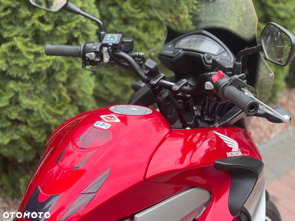 Honda VFR - 13