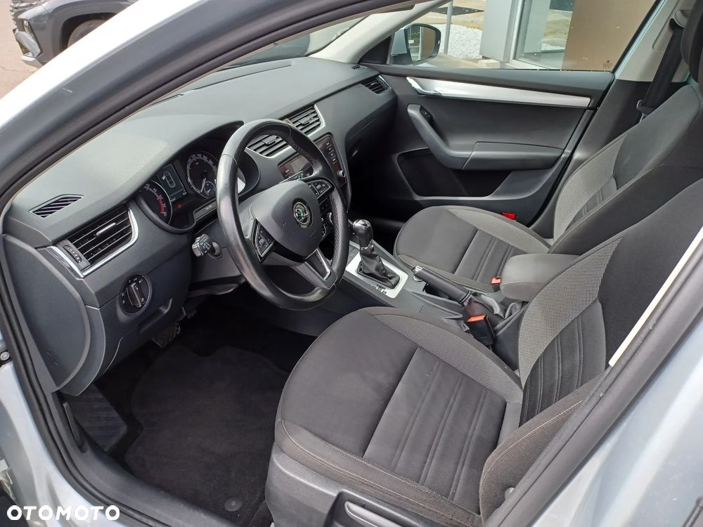 Skoda Octavia 2.0 TDI SCR Style DSG - 4