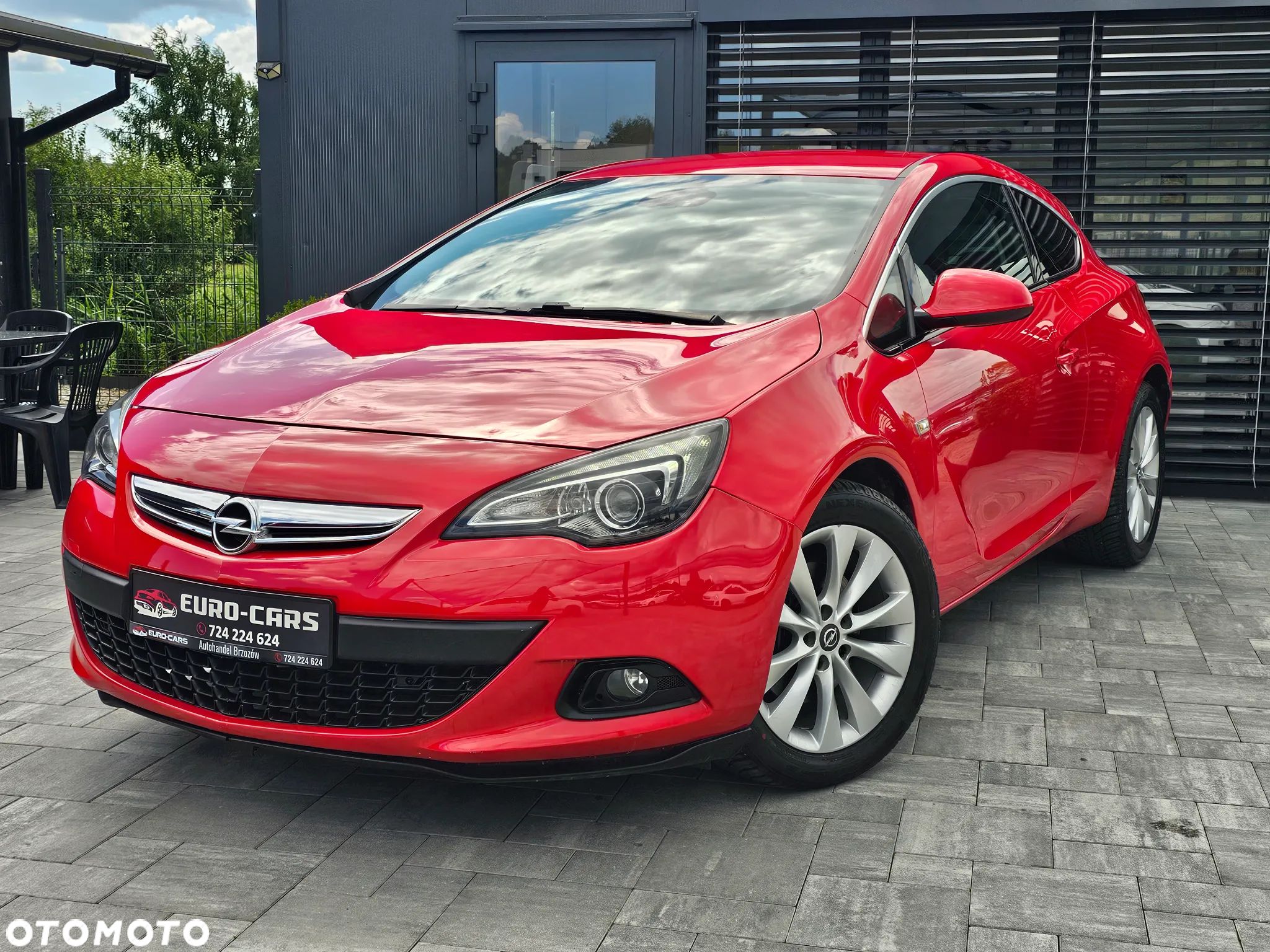 Opel Astra IV GTC 1.6 T Active - 1
