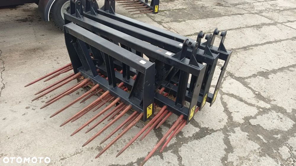 Inny Wycinak do kiszonki 1,75m Kellfri dwa siłowniki, Krokodyl 1,4; 1,6; 1,8; 2,0m Metal-Fach / Euromasz, Łyżka chwytakowa-Łyżko krokodyl, Łyżka materiałó sypkich 1,6; 1,8; 2,0; 2,2; 2,4m Metal-Fach / Pronar, Chwytak Bel, Chwytak do obornika, widły do obornika - 24