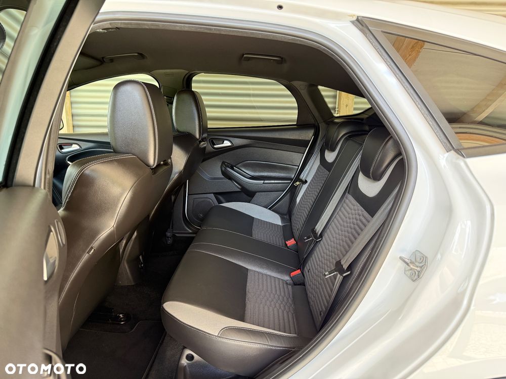 Ford Focus 2.0 EcoBoost ST mit Leder-Exclusiv-Paket - 27
