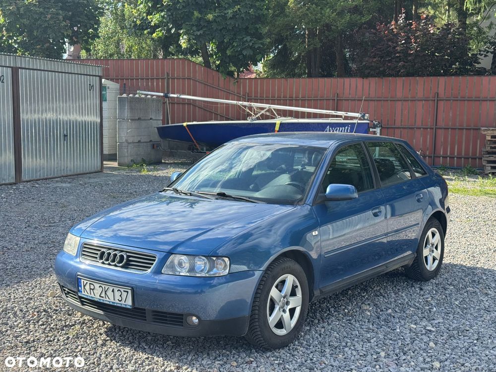 Audi A3 Sportback - 1