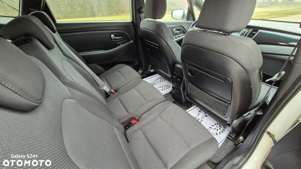 Kia Carens 1.7 CRDi 115 Dream Team Edition - 16