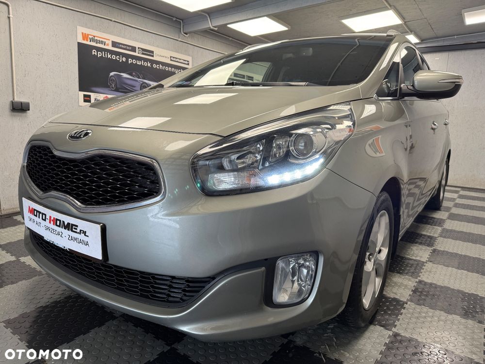 Kia Carens - 23